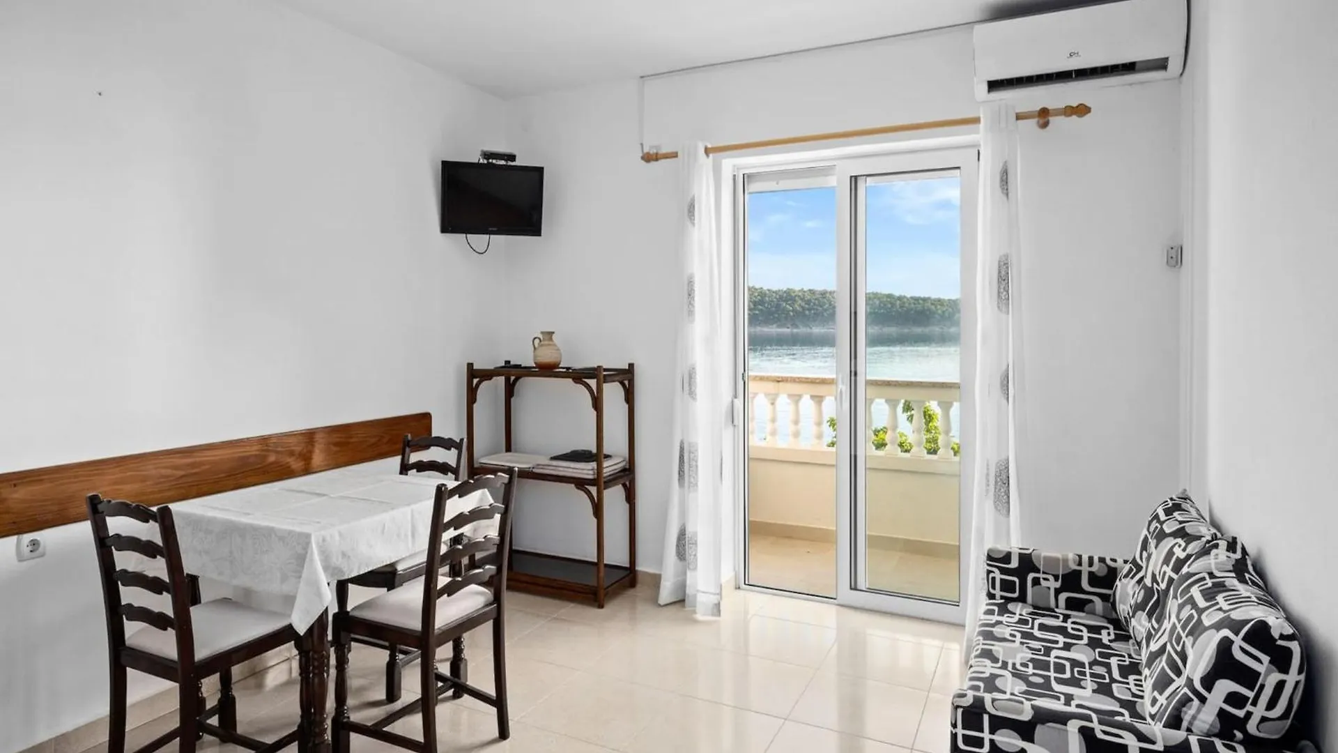 Magnificent Sea View, Boat Mooring - Jurica Ana Apartment Rab Town